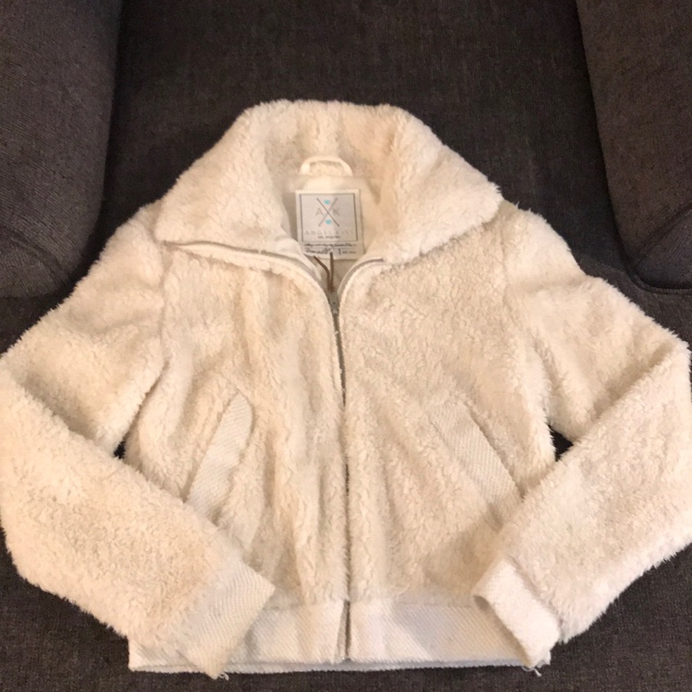 Fuzzy jacket - Picture 1 of 7